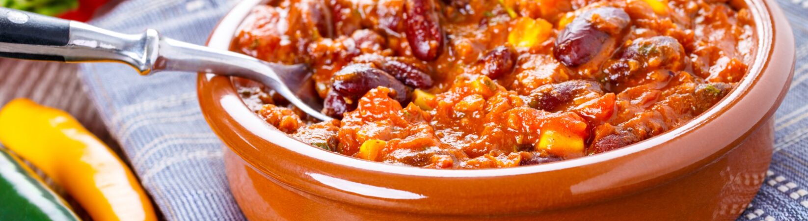 Schnelles Chili con Carne mit Mais und Kidneybohnen Schnelles Chili con Carne mit Mais und Kidneybohnen
