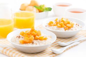 Porridge mit Aprikosen