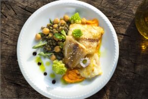 Seelachs an Möhrenpüree mit Gemüse